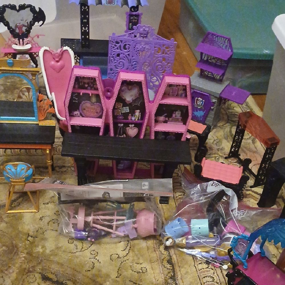 Monster High  Furniture Set
